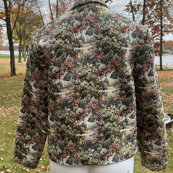 Lands End gorgeous tapestry cropped jacket, 14 - Picture 4 of 11